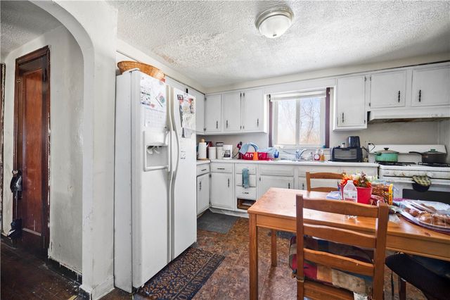 2522 Jefferson Ave, West Mifflin, PA 15122