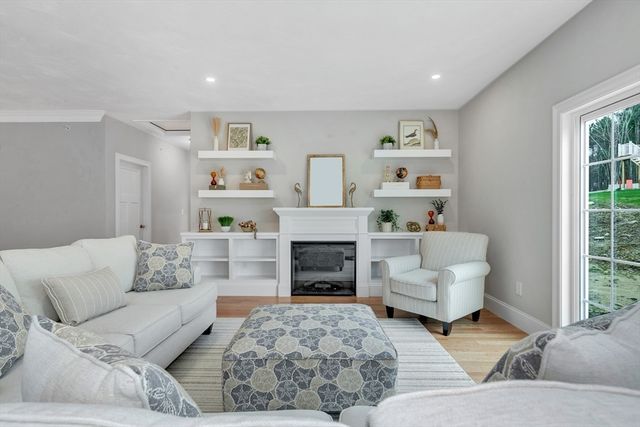 8 Weber Farm Road 8, Wrentham, MA 02093