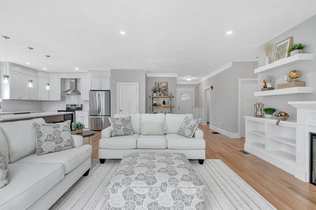 8 Weber Farm Road 8, Wrentham, MA 02093
