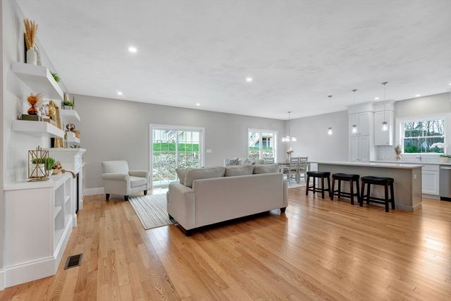 8 Weber Farm Road 8, Wrentham, MA 02093