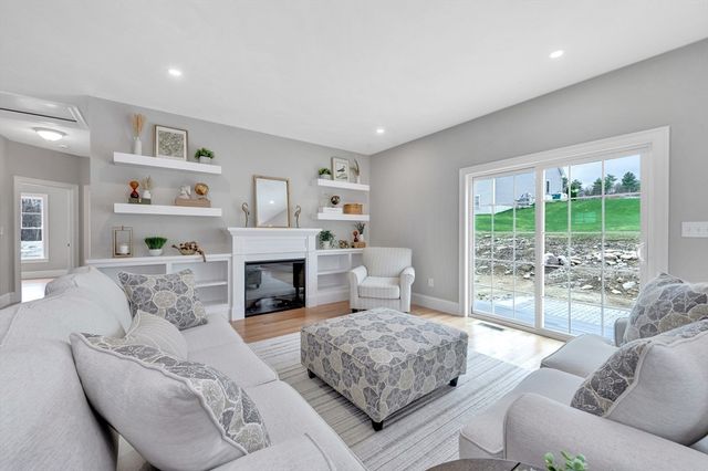 8 Weber Farm Road 8, Wrentham, MA 02093