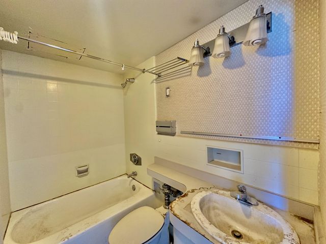 514 W 1st Ave, Spokane, WA 99201