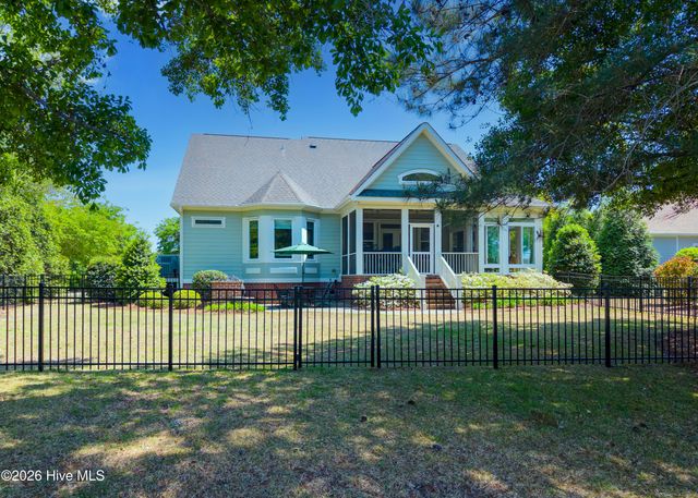 2886 St James Drive SE, Southport, NC 28461