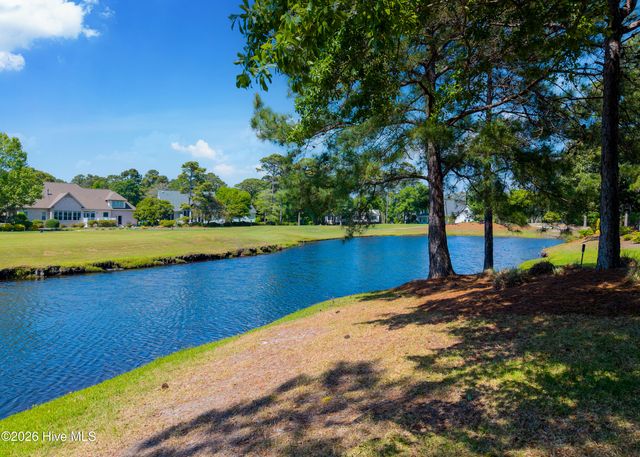 2886 St James Drive SE, Southport, NC 28461