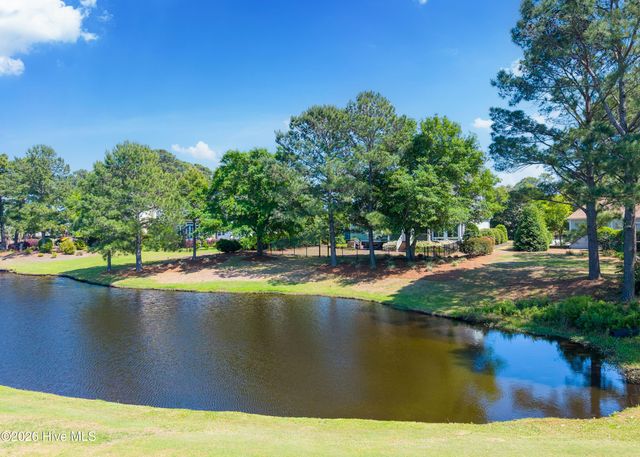 2886 St James Drive SE, Southport, NC 28461