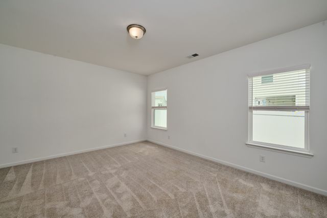 220 Summerlin Dr, Gallatin, TN 37066