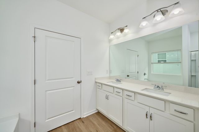 220 Summerlin Dr, Gallatin, TN 37066