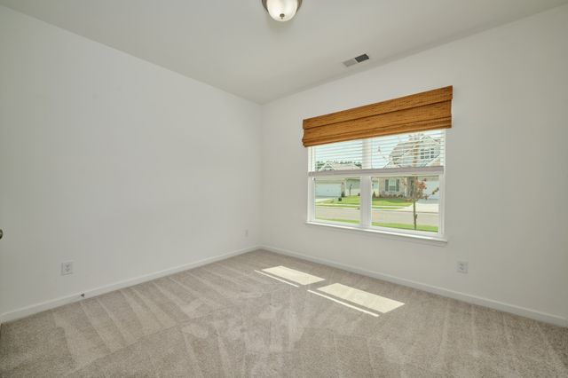 220 Summerlin Dr, Gallatin, TN 37066