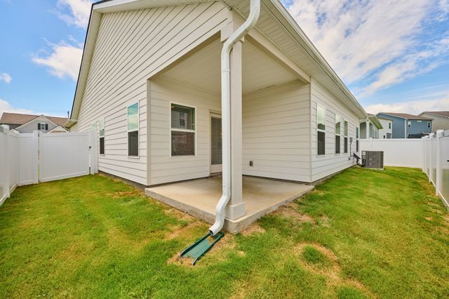 220 Summerlin Dr, Gallatin, TN 37066