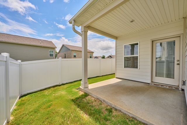 220 Summerlin Dr, Gallatin, TN 37066