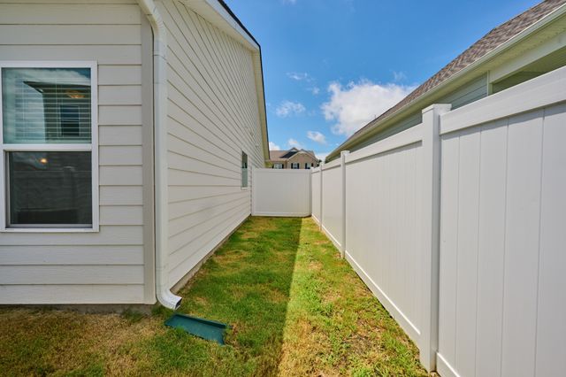 220 Summerlin Dr, Gallatin, TN 37066