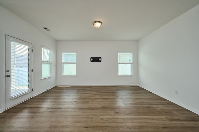 220 Summerlin Dr, Gallatin, TN 37066