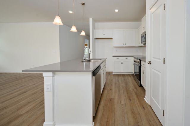 220 Summerlin Dr, Gallatin, TN 37066