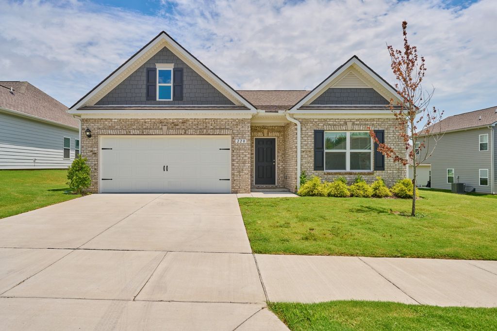 220 Summerlin Dr, Gallatin, TN 37066