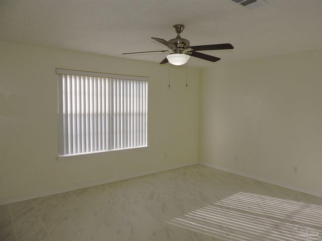 1913 Gulf Bay Ln, Pensacola, FL 32506