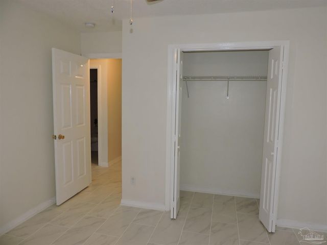 1913 Gulf Bay Ln, Pensacola, FL 32506