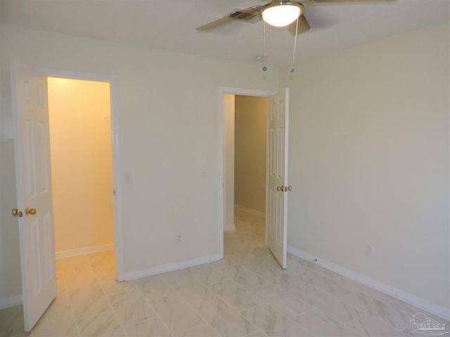 1913 Gulf Bay Ln, Pensacola, FL 32506