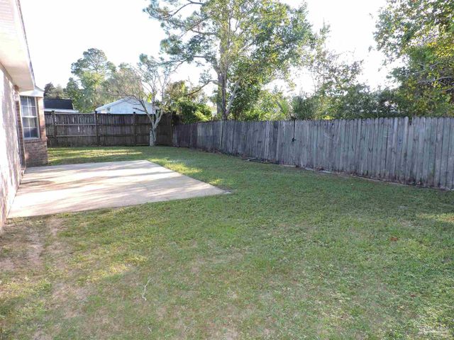 1913 Gulf Bay Ln, Pensacola, FL 32506