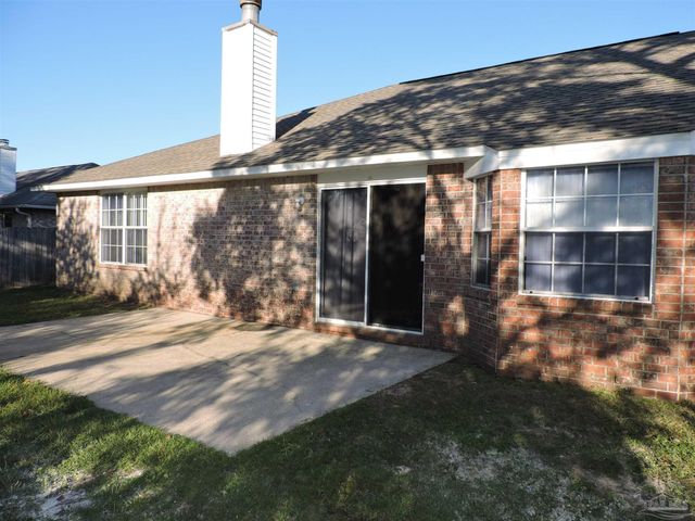 1913 Gulf Bay Ln, Pensacola, FL 32506