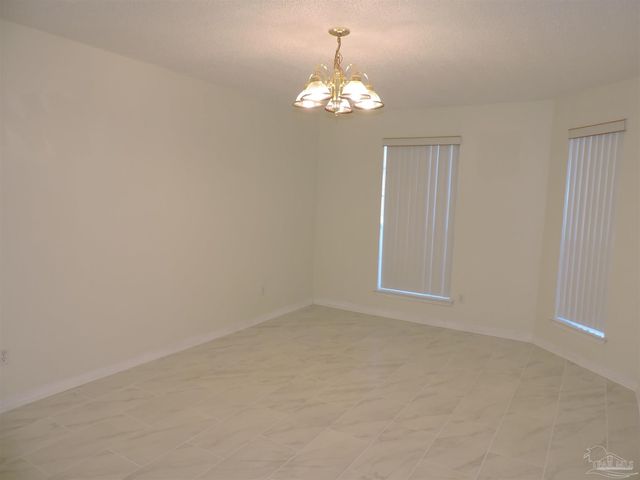 1913 Gulf Bay Ln, Pensacola, FL 32506