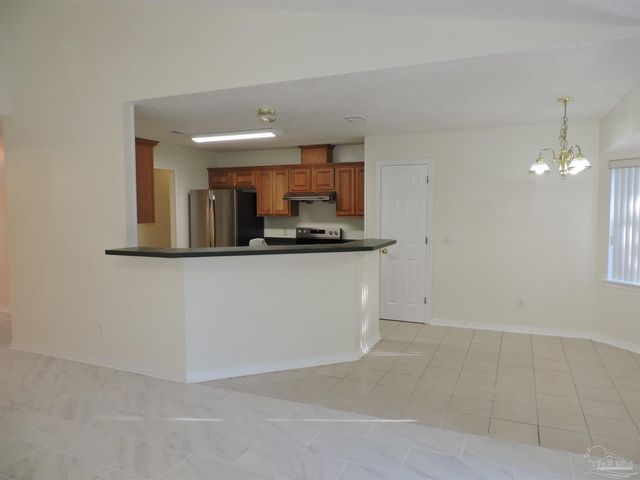 1913 Gulf Bay Ln, Pensacola, FL 32506