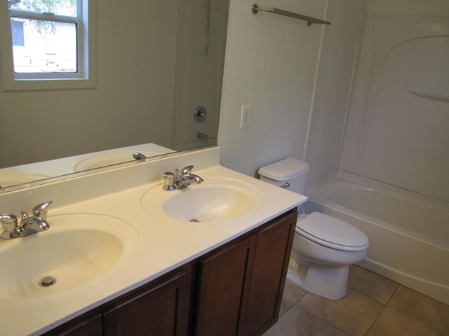 4740 E SILVERBELL Road, San Tan Valley, AZ 85143