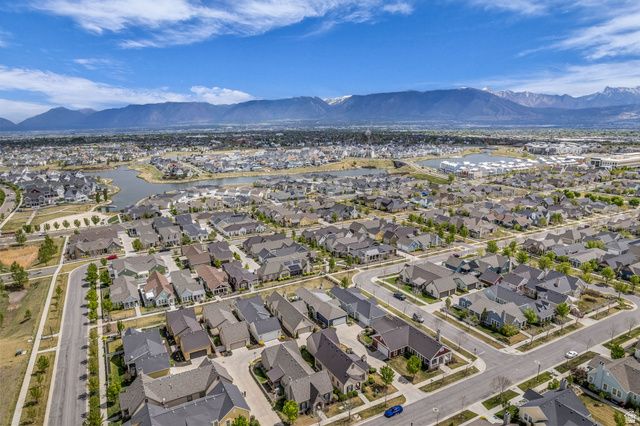 4974 W RADICCHIO DR, South Jordan, UT 84009