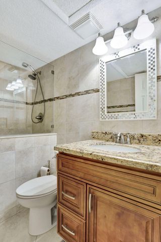 806 SE 7th Street 403, Deerfield Beach, FL 33441