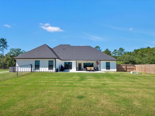 387 Cc Road, Diboll, TX 75941