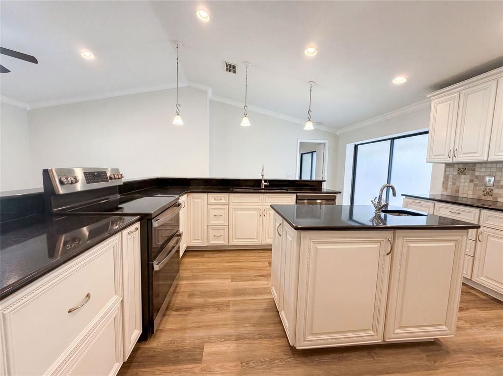 Image 7 of property listing at 37 OSPREY STREET, Safety Harbor, FL 34695