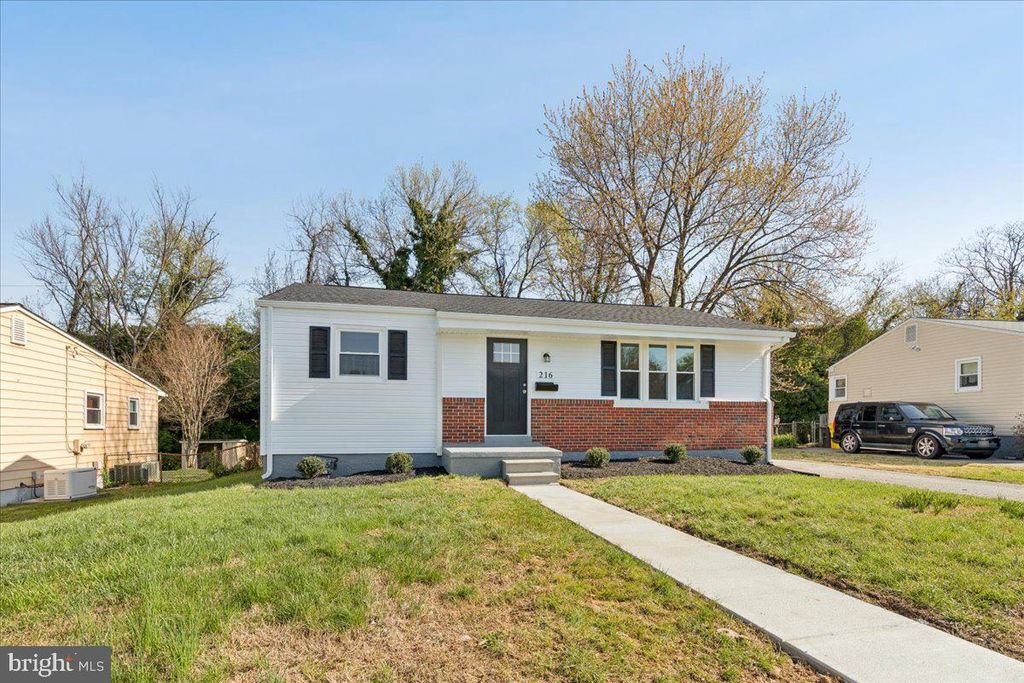 Image 10 of property listing at 216 CHEDDINGTON RD, Linthicum Heights, MD 21090