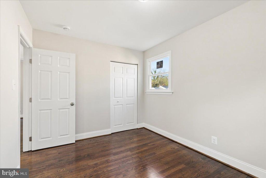 Image 22 of property listing at 216 CHEDDINGTON RD, Linthicum Heights, MD 21090