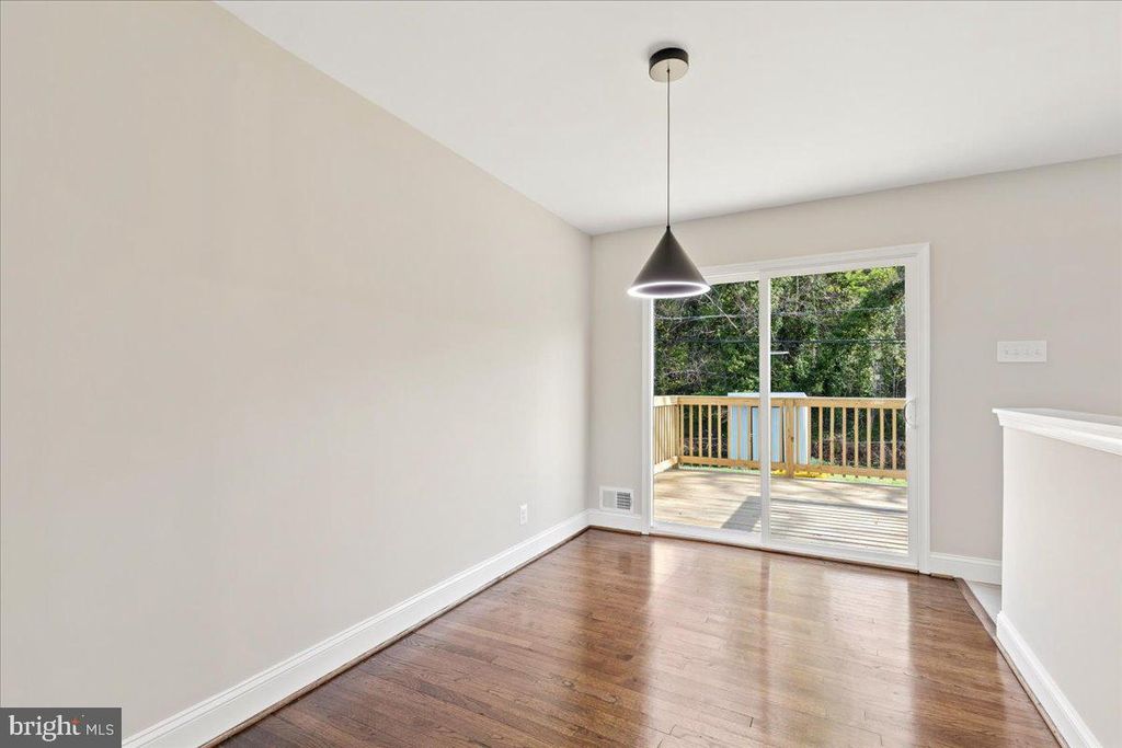 Image 25 of property listing at 216 CHEDDINGTON RD, Linthicum Heights, MD 21090