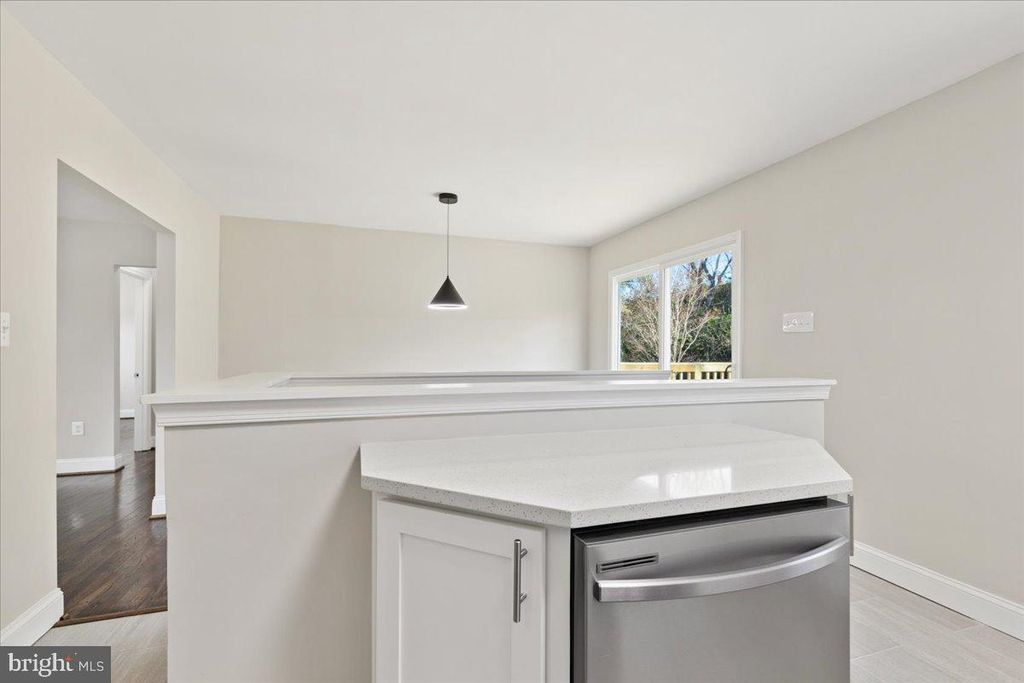 Image 32 of property listing at 216 CHEDDINGTON RD, Linthicum Heights, MD 21090