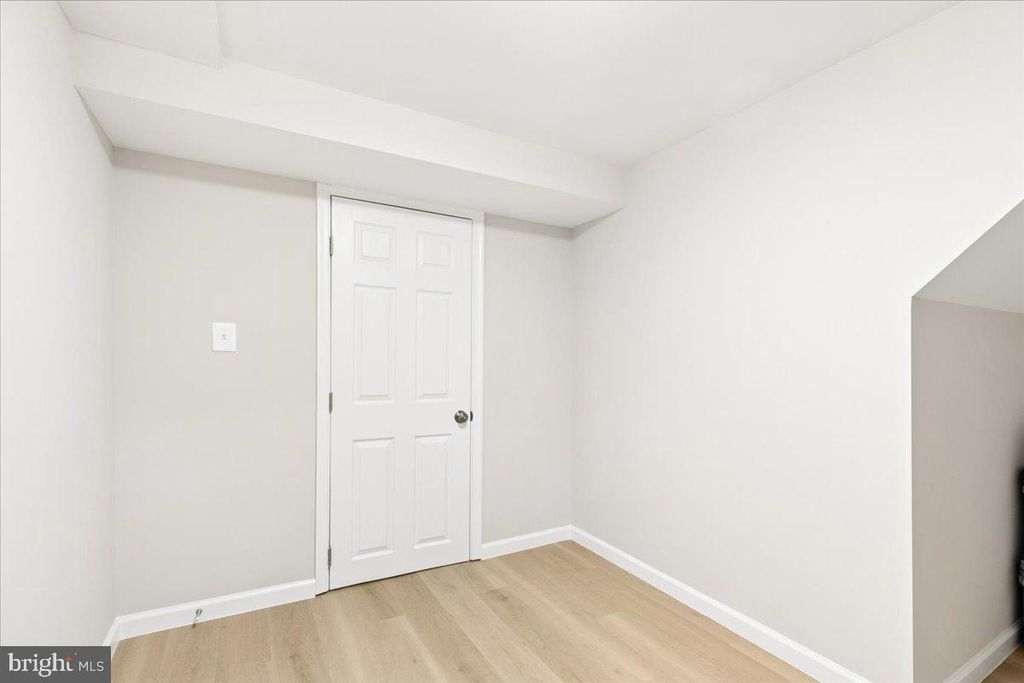 Image 36 of property listing at 216 CHEDDINGTON RD, Linthicum Heights, MD 21090