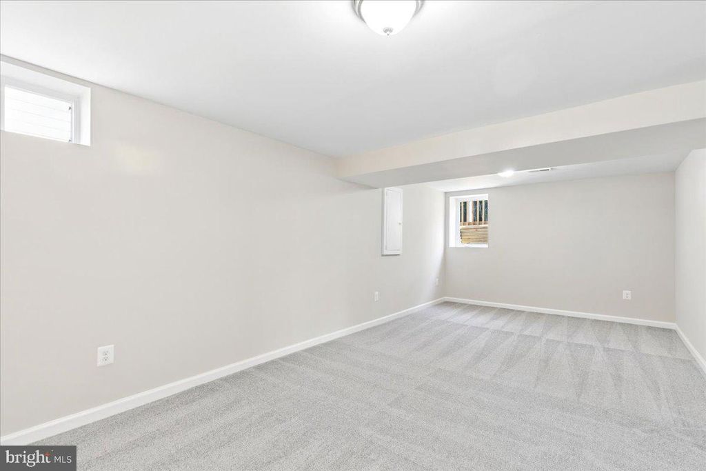 Image 42 of property listing at 216 CHEDDINGTON RD, Linthicum Heights, MD 21090