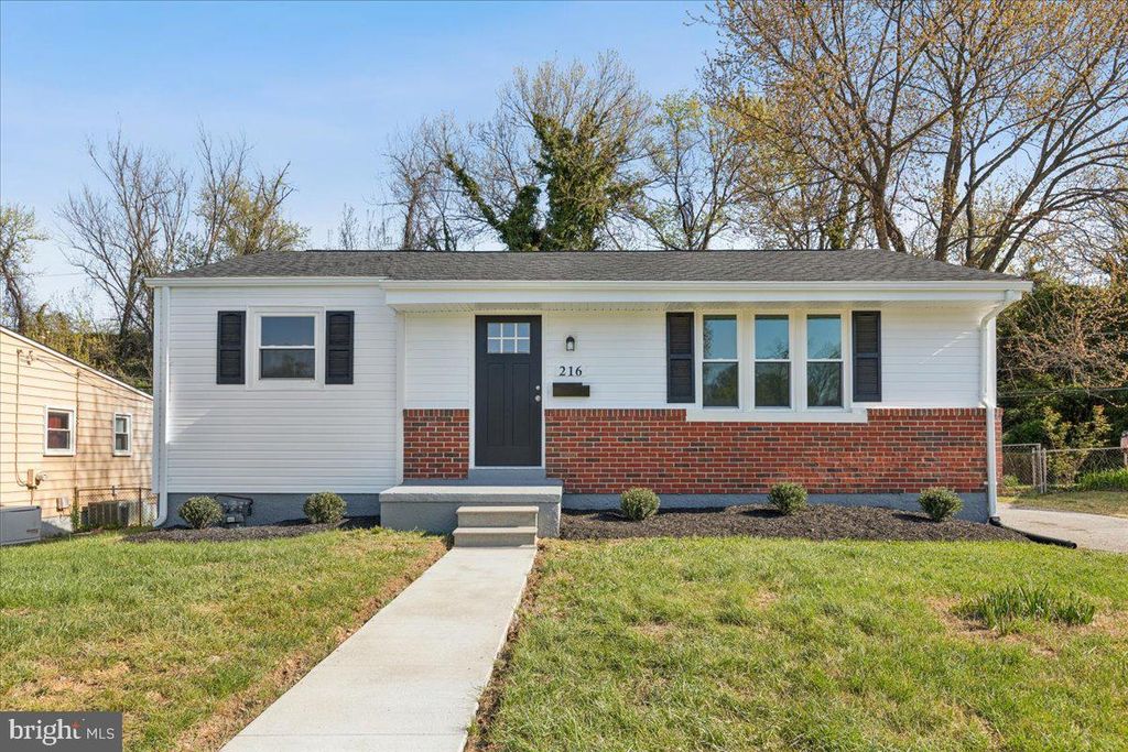 Image 5 of property listing at 216 CHEDDINGTON RD, Linthicum Heights, MD 21090