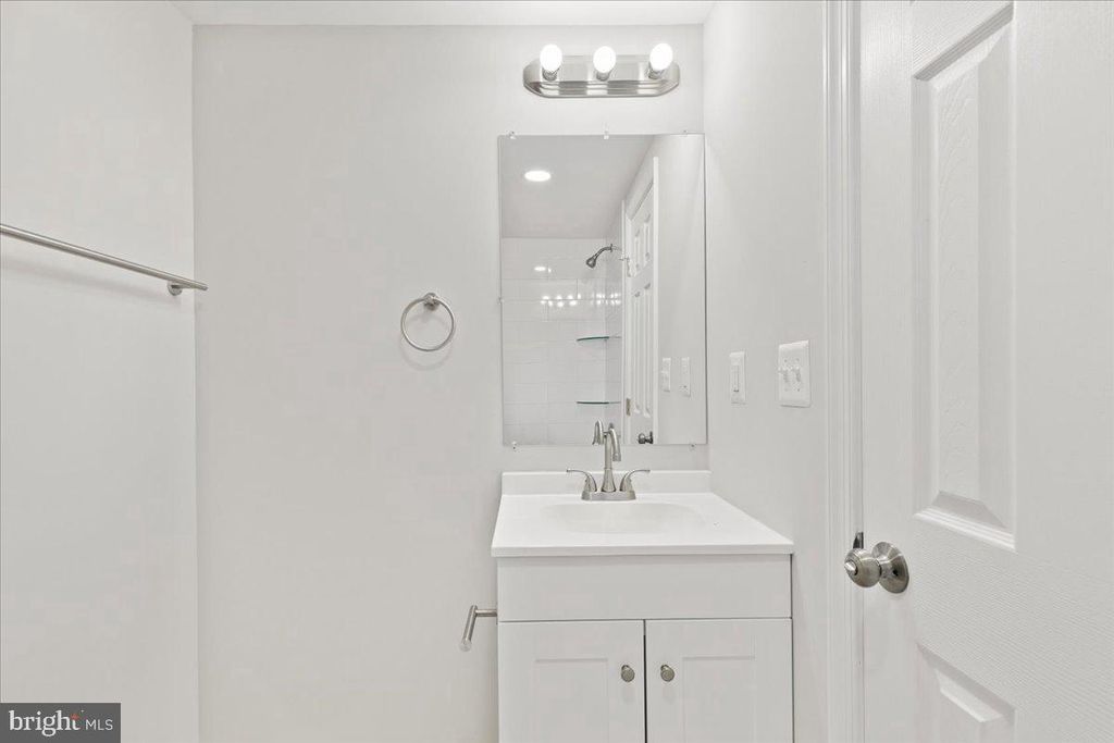 Image 50 of property listing at 216 CHEDDINGTON RD, Linthicum Heights, MD 21090