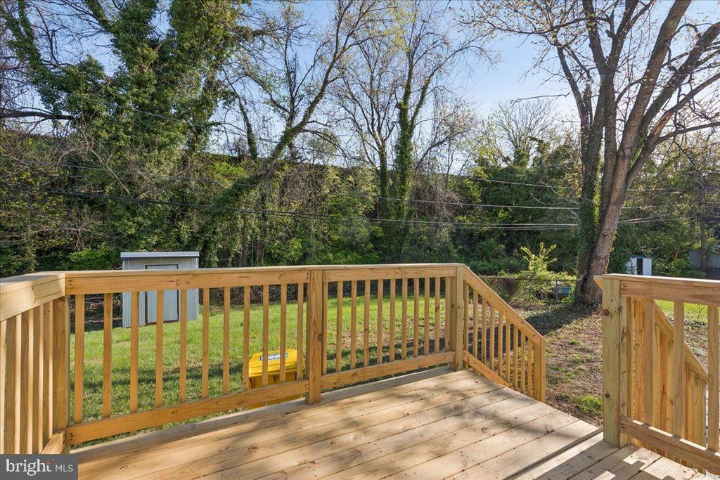 Image 51 of property listing at 216 CHEDDINGTON RD, Linthicum Heights, MD 21090