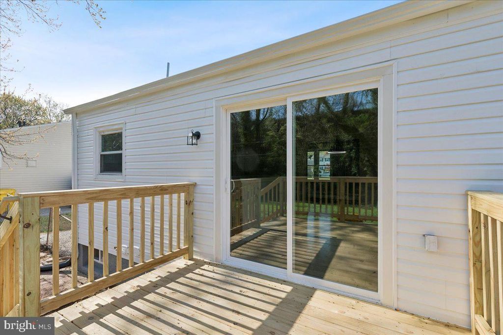 Image 52 of property listing at 216 CHEDDINGTON RD, Linthicum Heights, MD 21090