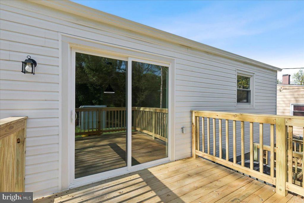 Image 53 of property listing at 216 CHEDDINGTON RD, Linthicum Heights, MD 21090