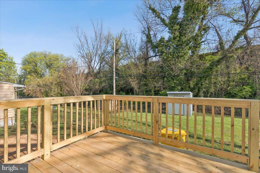 Image 54 of property listing at 216 CHEDDINGTON RD, Linthicum Heights, MD 21090