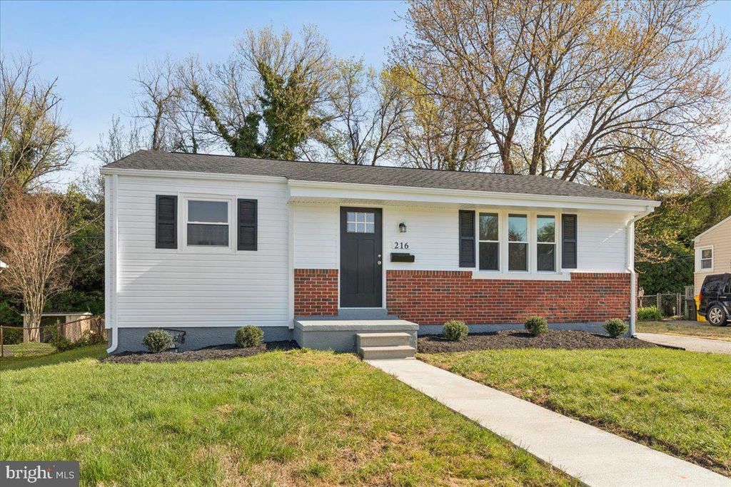 Image 6 of property listing at 216 CHEDDINGTON RD, Linthicum Heights, MD 21090