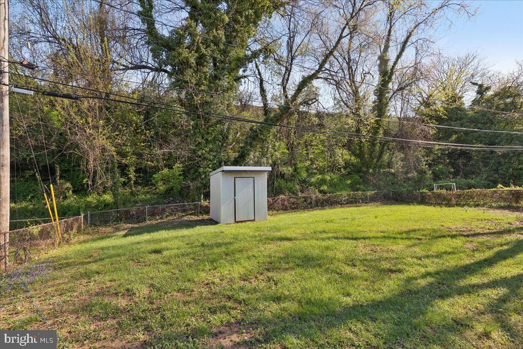 Image 60 of property listing at 216 CHEDDINGTON RD, Linthicum Heights, MD 21090