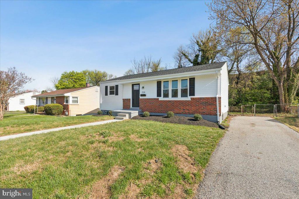 Image 7 of property listing at 216 CHEDDINGTON RD, Linthicum Heights, MD 21090