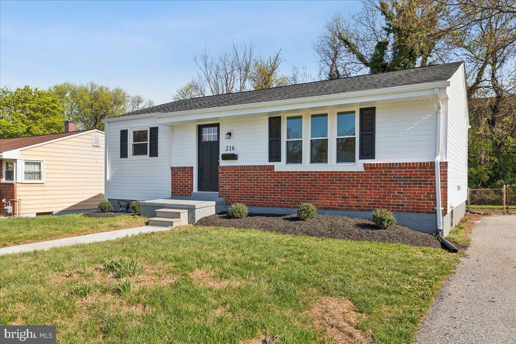 Image 8 of property listing at 216 CHEDDINGTON RD, Linthicum Heights, MD 21090