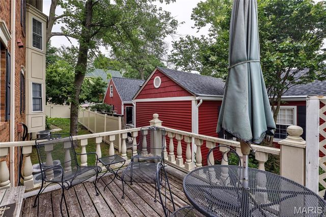 210 N Taylor Avenue C, Kirkwood, MO 63122