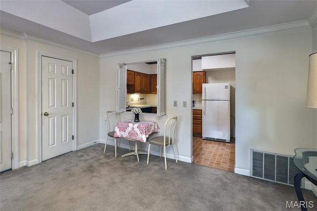 210 N Taylor Avenue C, Kirkwood, MO 63122