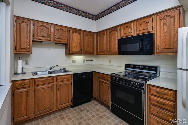 210 N Taylor Avenue C, Kirkwood, MO 63122