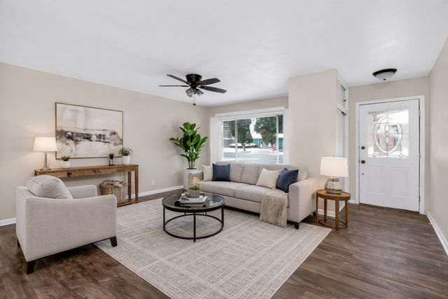 86 Circle Drive E, Montgomery, IL 60538